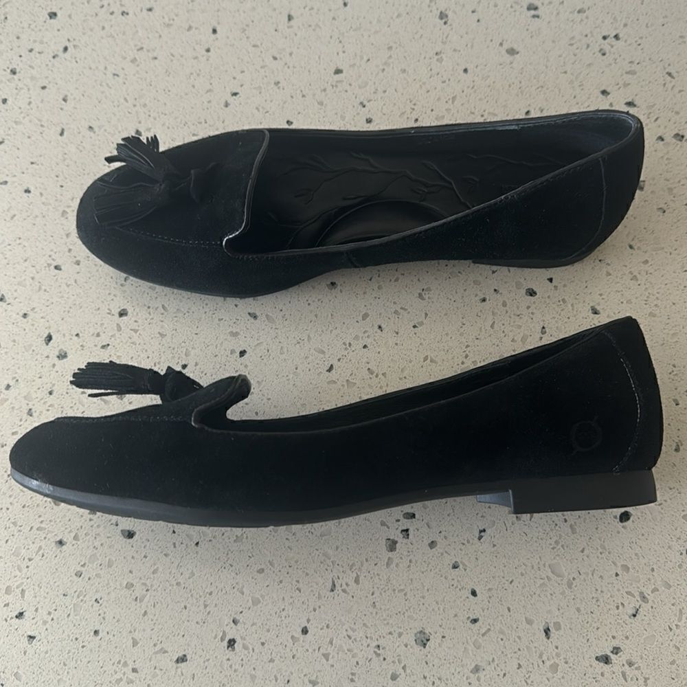 Born Women’s Black Suede Leather Slip On Loafers Flats Tassel Details Size 8.5M